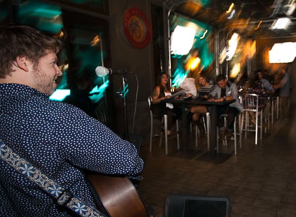 Chet Stevens performing at Urban Rio // photo by Andre Jones