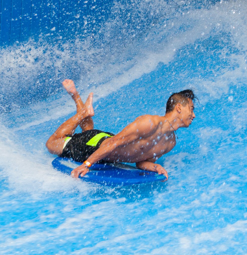 AQUA-SHOP-INDOOR-SURFING-FLOWRIDER-PLANO-MAGAZINE