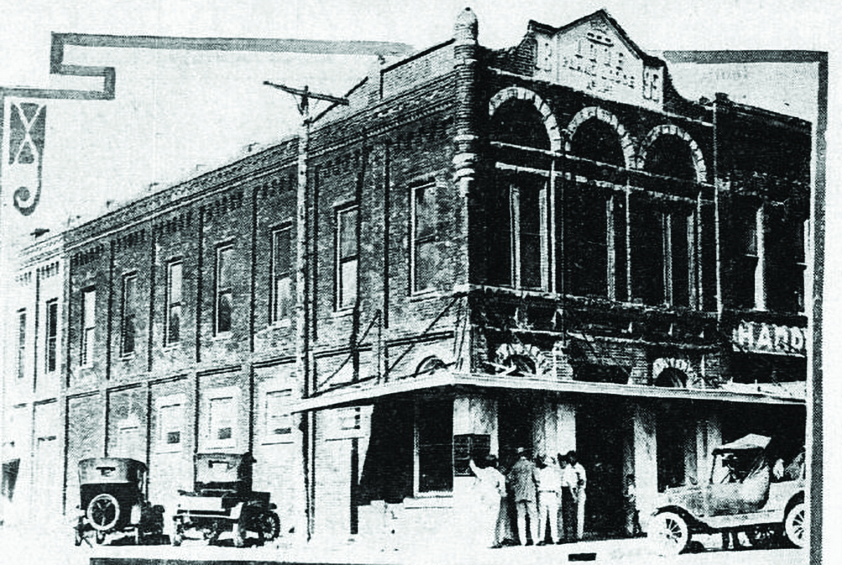 Plano National Bank in 1927, currently the site of A.R. Schell Building in downtown Plano // courtesy of Sept. 16, 1927 Dallas Morning News