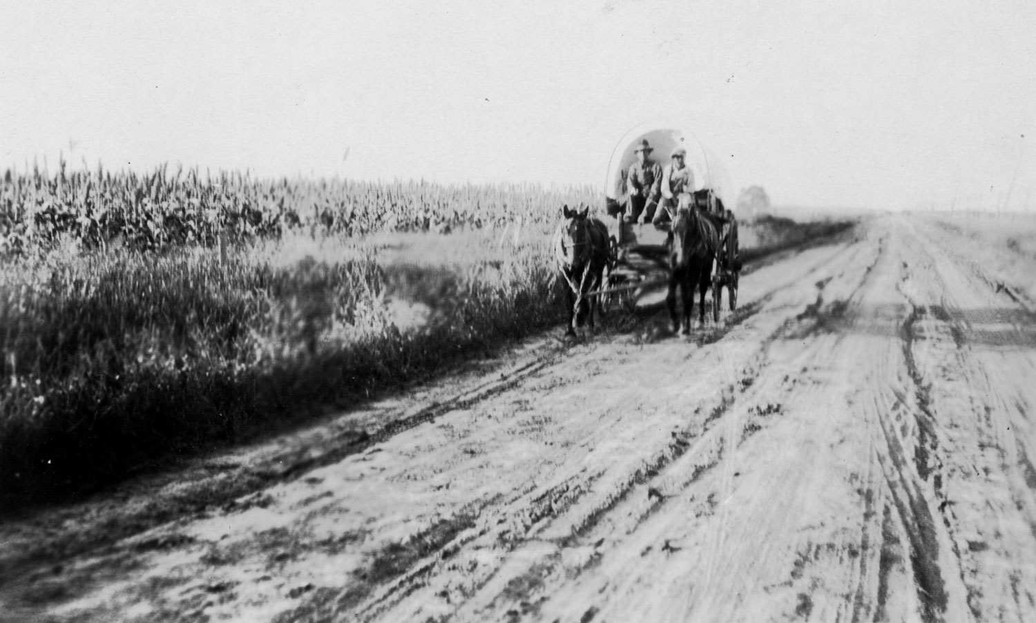 Prairie schooner on Preston Road // from the collections of the Dallas History & Archives Division, Dallas Public Library