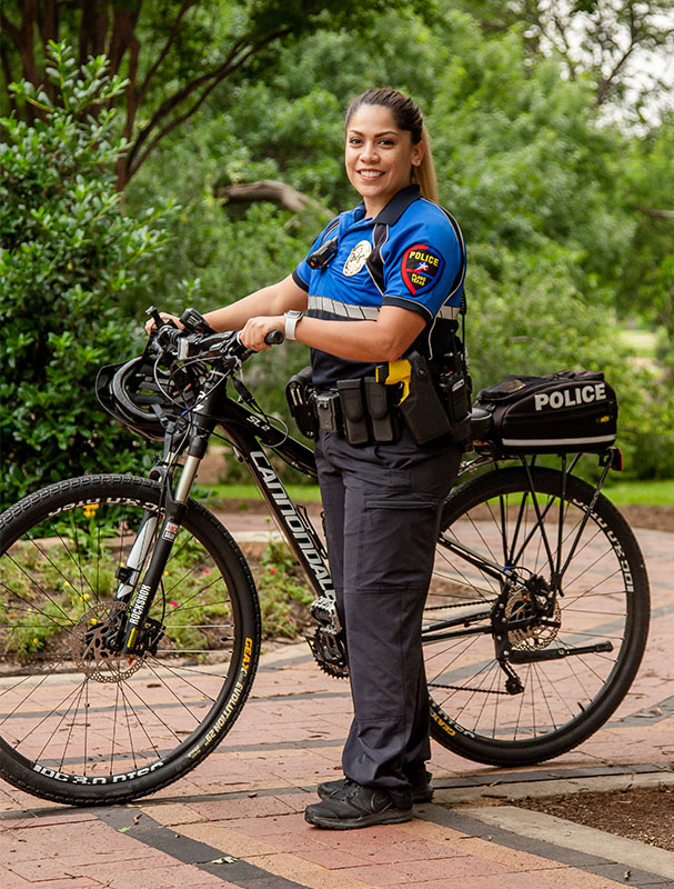 Plano Police Officer Stephanie Benjamin // photos Jennifer Shertzer