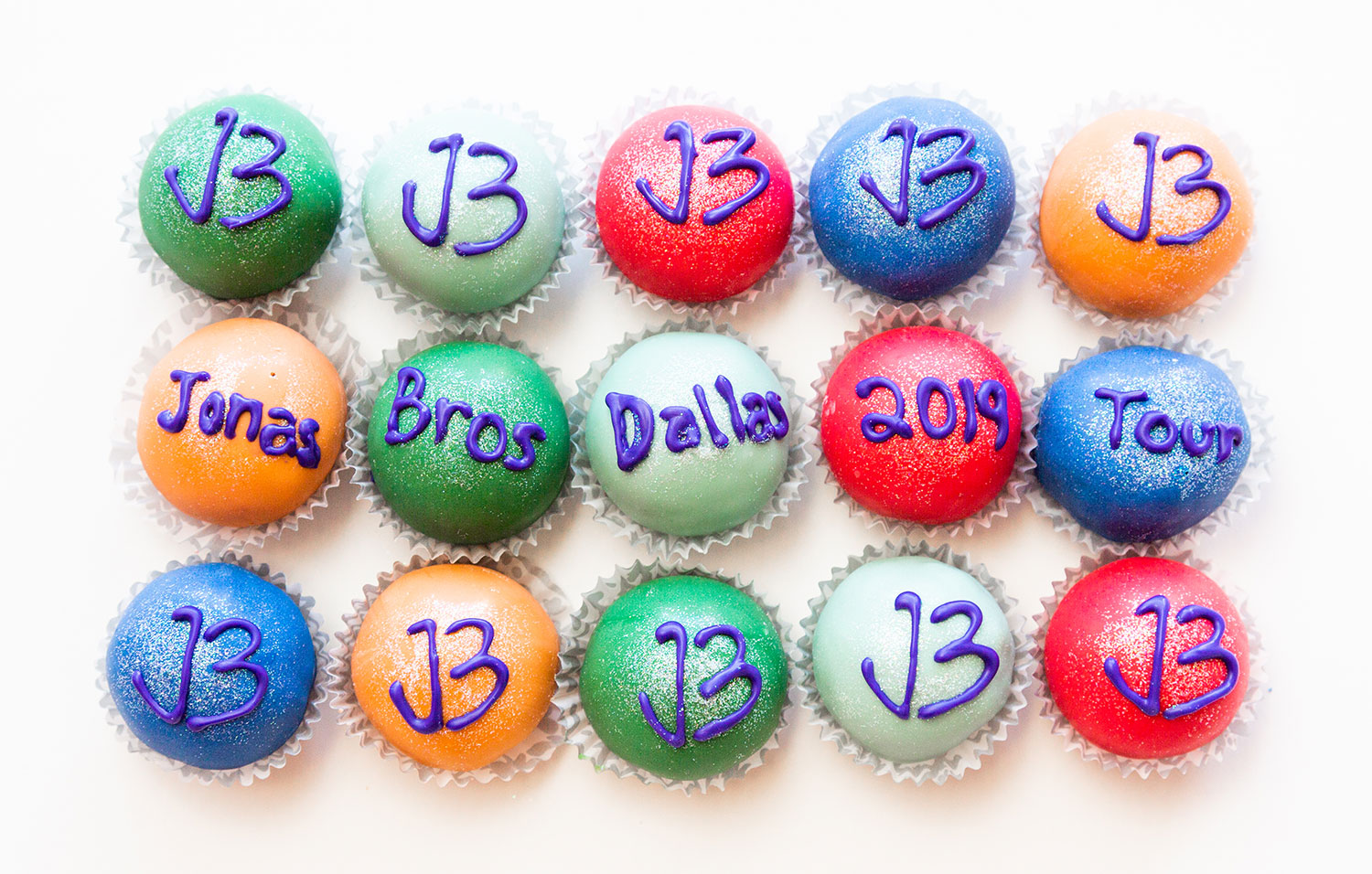 Amazeballz cake balls for the Jonas Brothers // photos Jennifer Shertzer