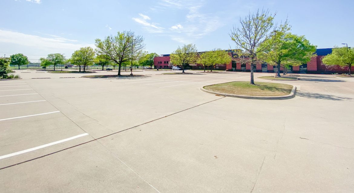 Empty parking lot atCarpenter Park Recreation Center // photo Jennifer Shertzer