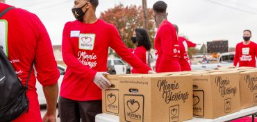Minnie's Food Pantry's 12th annual Thanksgiving giveaway // photos Jennifer Shertzer