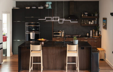 Design by Memar Interiors. Photography Victoria Gomez